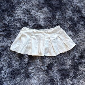 Fashion Nova White Pleated Mini Skirt – Tennis Skirt – White Skort – Size Large